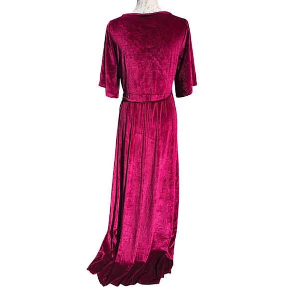 Baltic Born NWOT Meghan Velvet Wrap Maxi Dress in Mulberry
Burgundy Medium - Picture 6 of 13